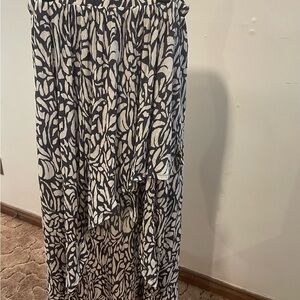 Elegant Black and White Patterned Skirt